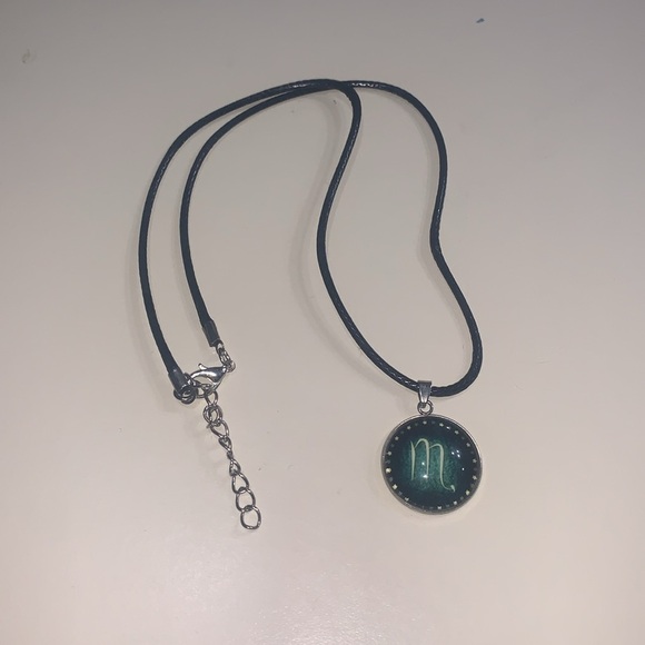 Scorpio necklace - Picture 3 of 3